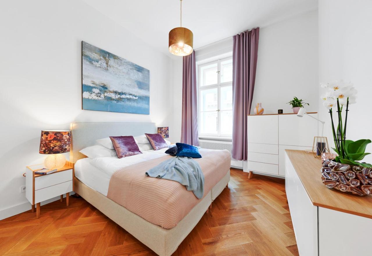 Palace Dlazdena Central Apartment - New Town Praga Zewnętrze zdjęcie